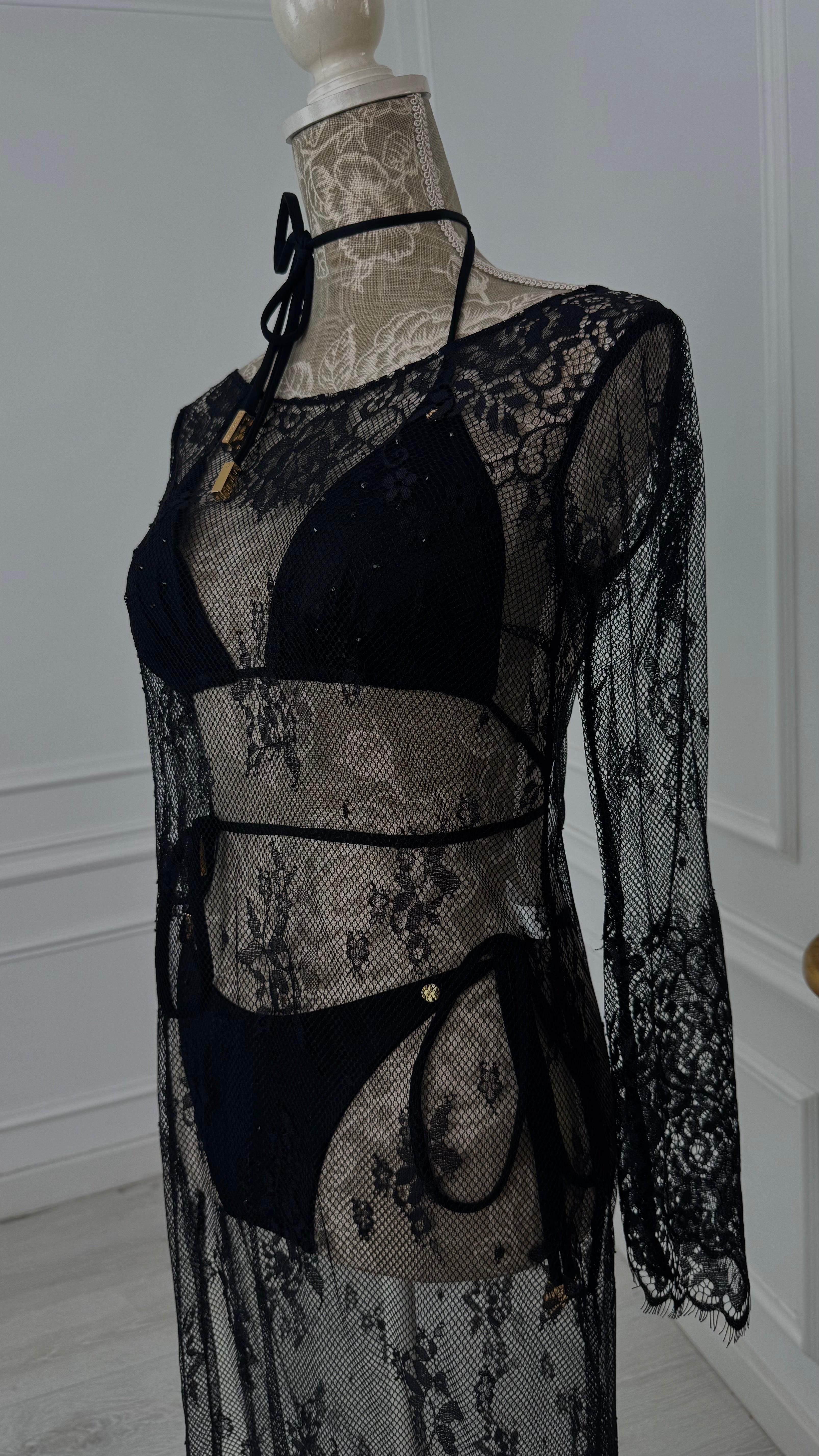 Rochie lungă din dantelă cu mâneca lungă NEGRU