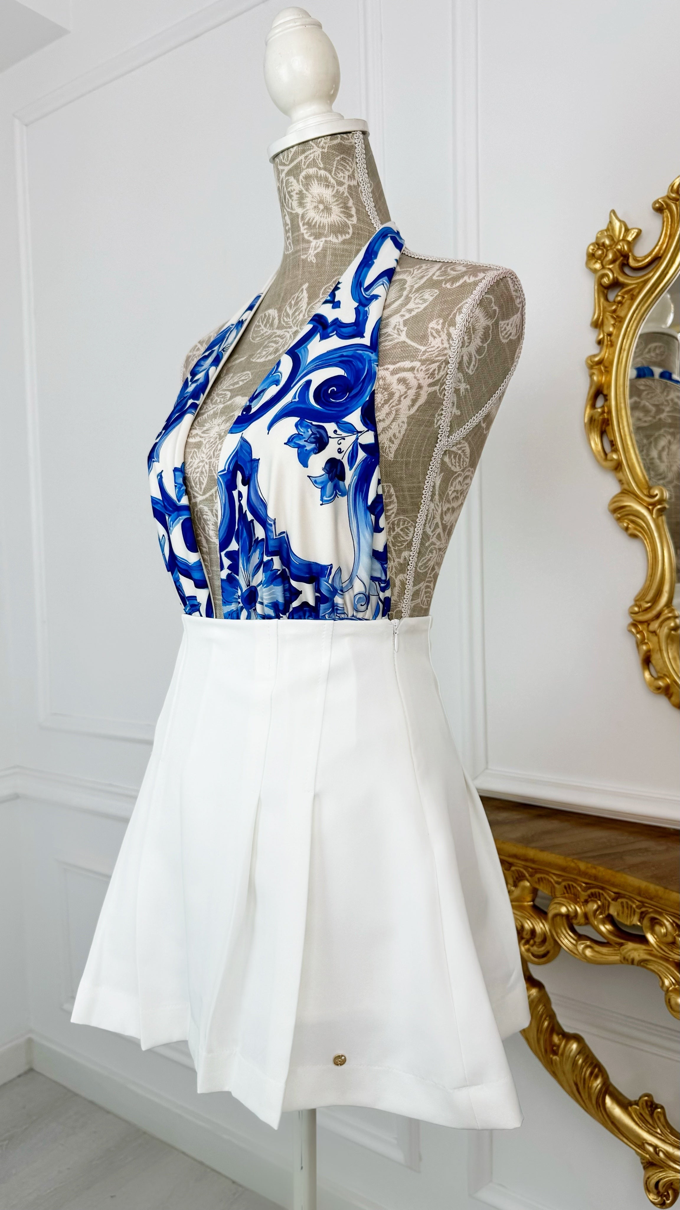 Short Tennis Skirt With Hidden Pants - White