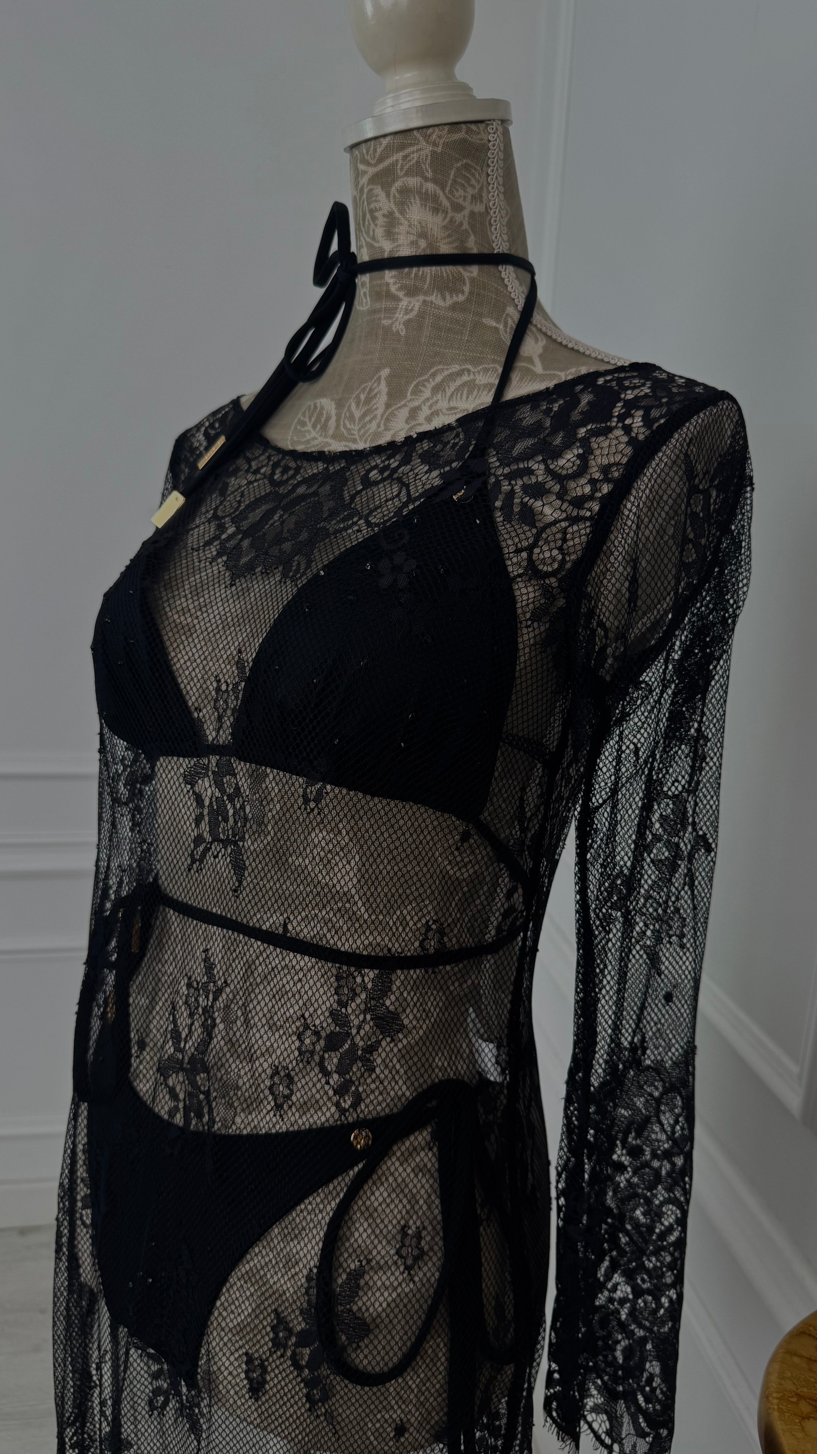 Rochie lungă din dantelă cu mâneca lungă NEGRU