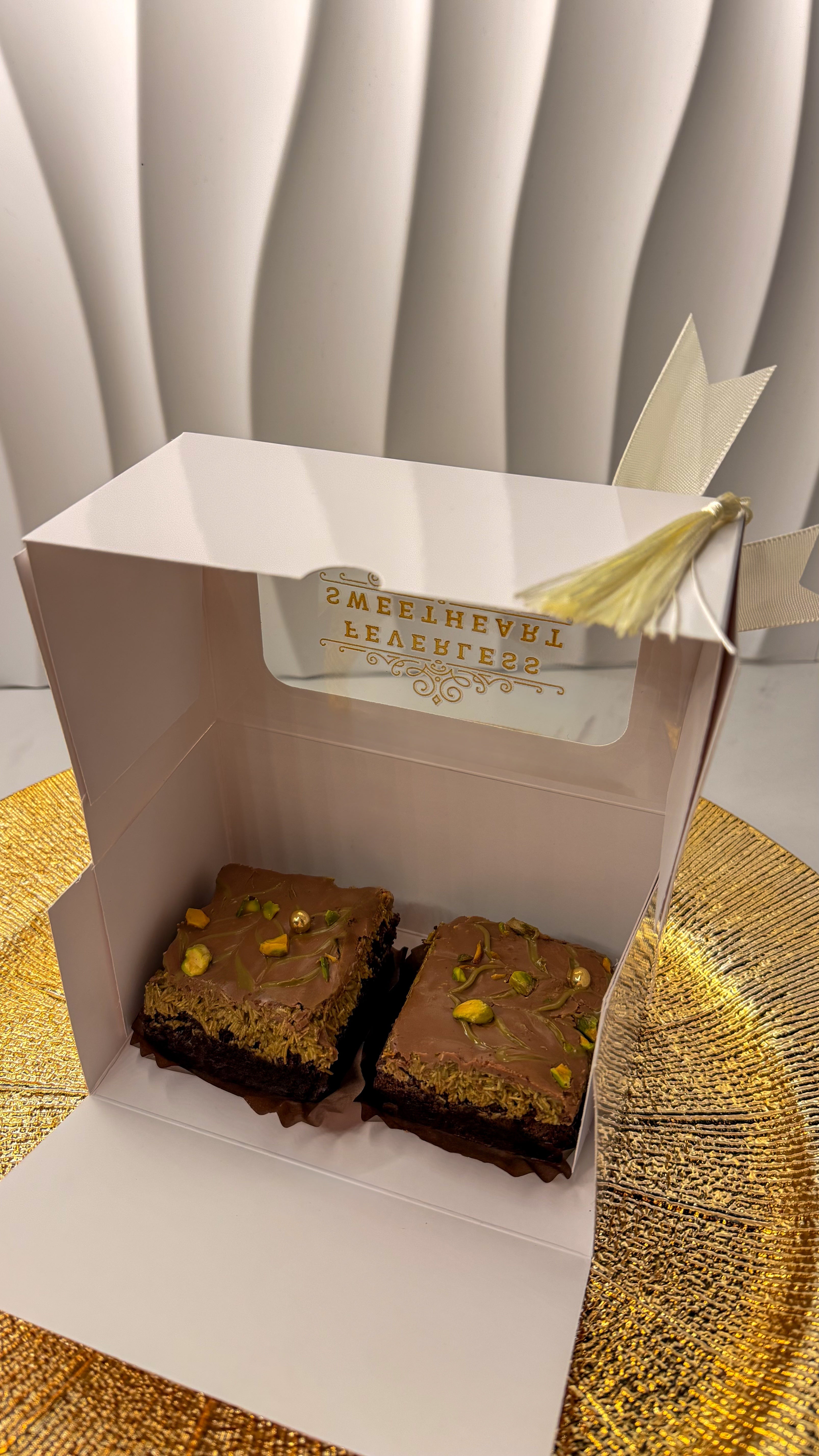 CUTIE TIP CADOU  BROWNIES DUBAI  - Super Moist cu Ciocolată Belgianǎ