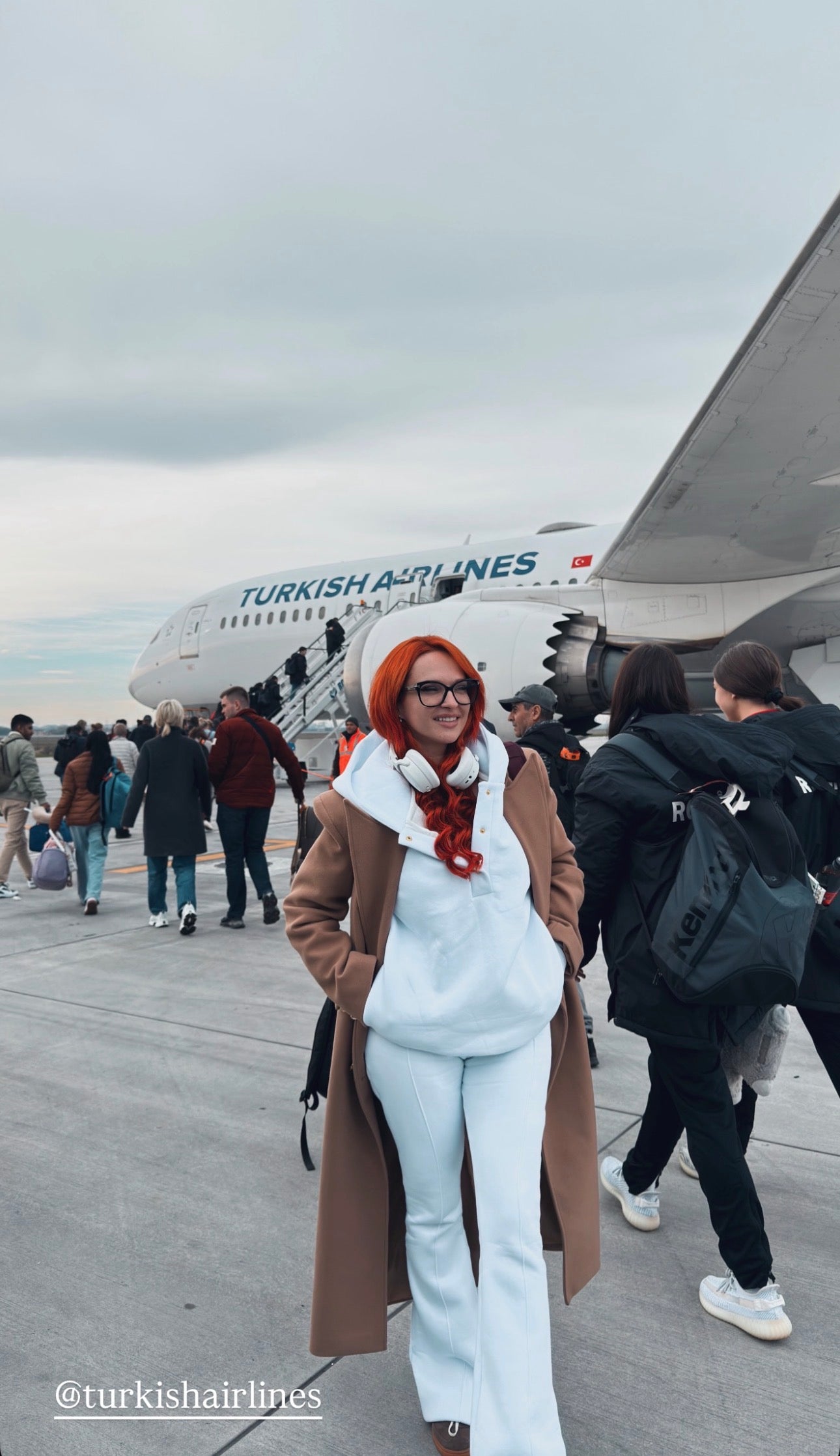 Hanorac " Blush Snap " cu capse și Satin pe interior ALB