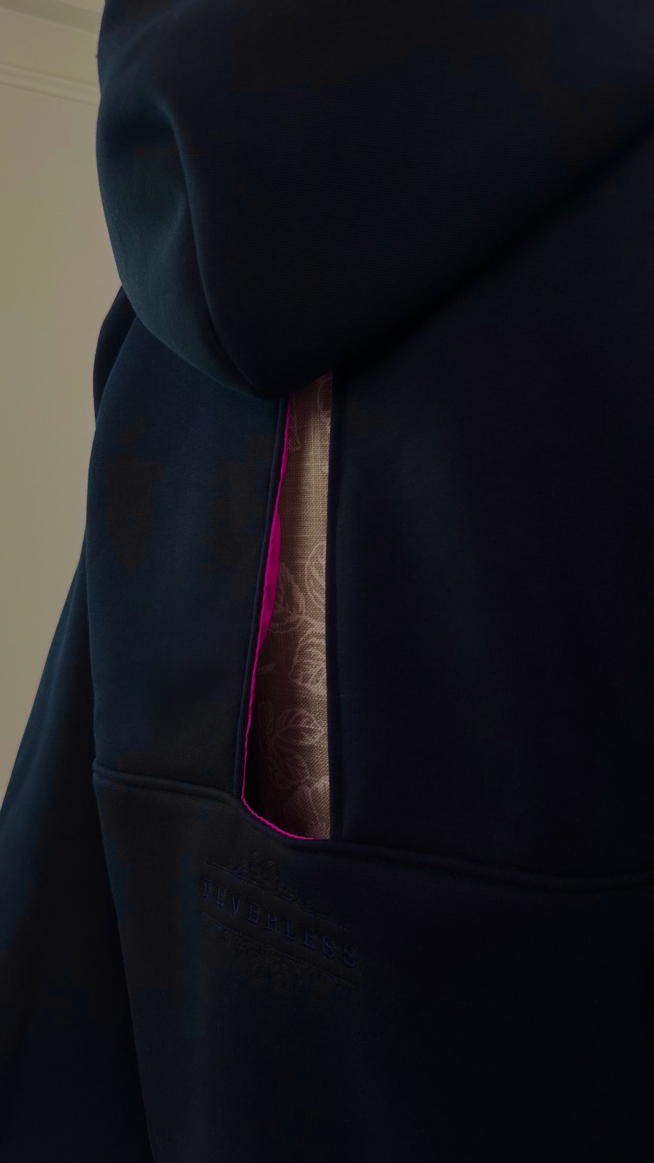 Hanorac  " Blush " cu spatele gol și mâneci clopot DARK NAVY BLUE