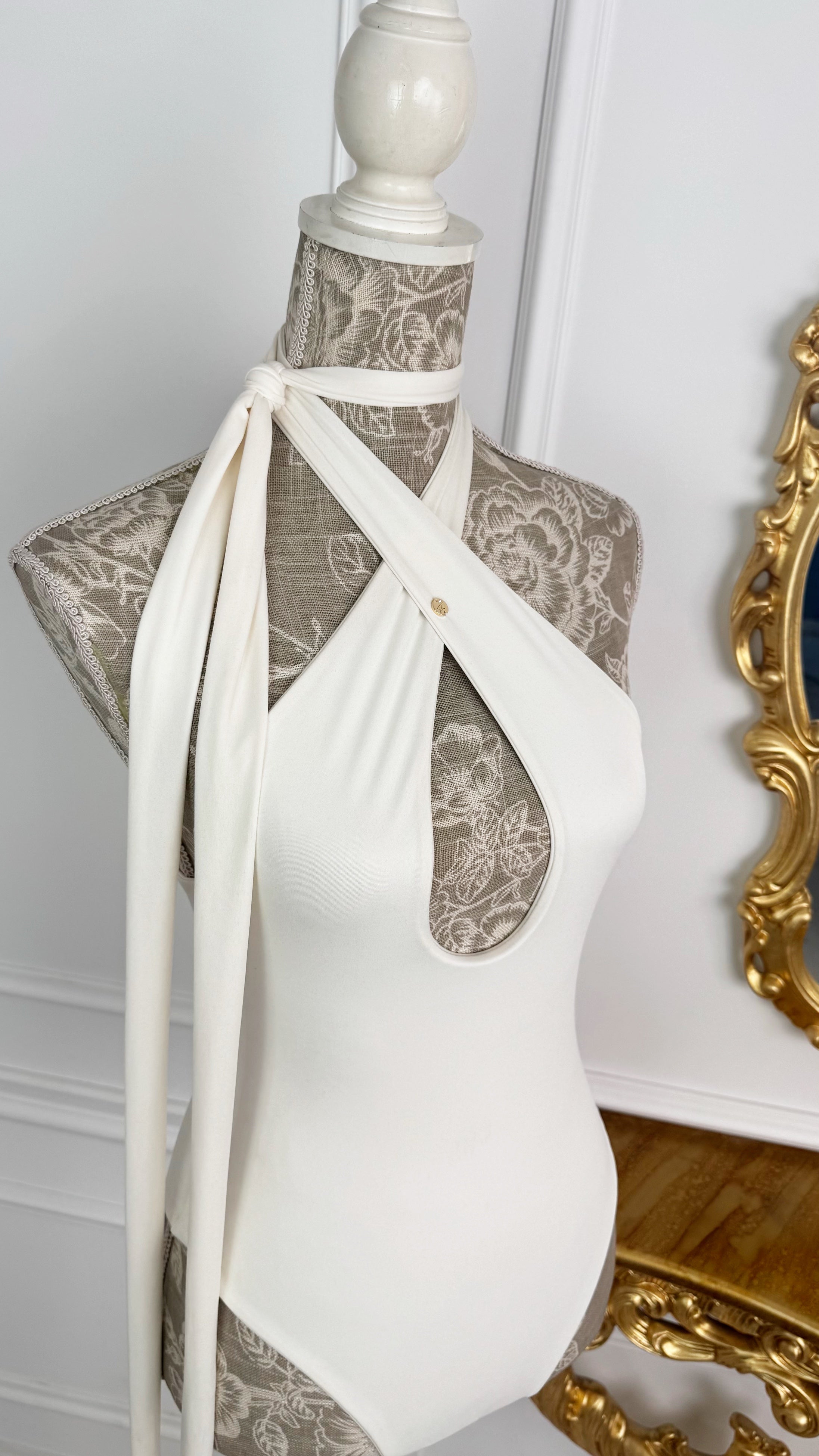 Costum de baie/Body întreg "Latifa" Brazilian Cut - MILK