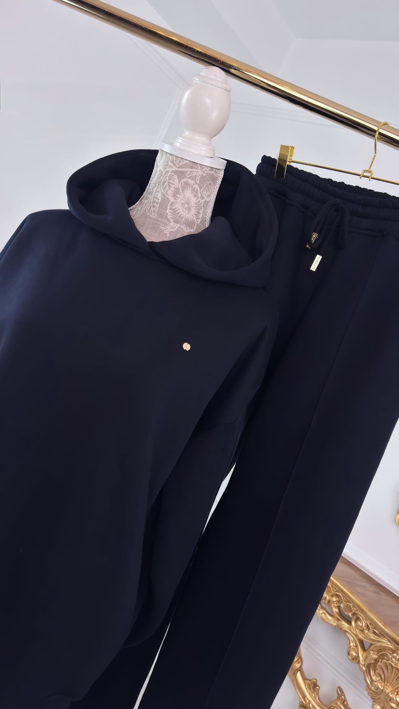 Hanorac  " Blush " cu spatele gol și mâneci clopot DARK NAVY BLUE