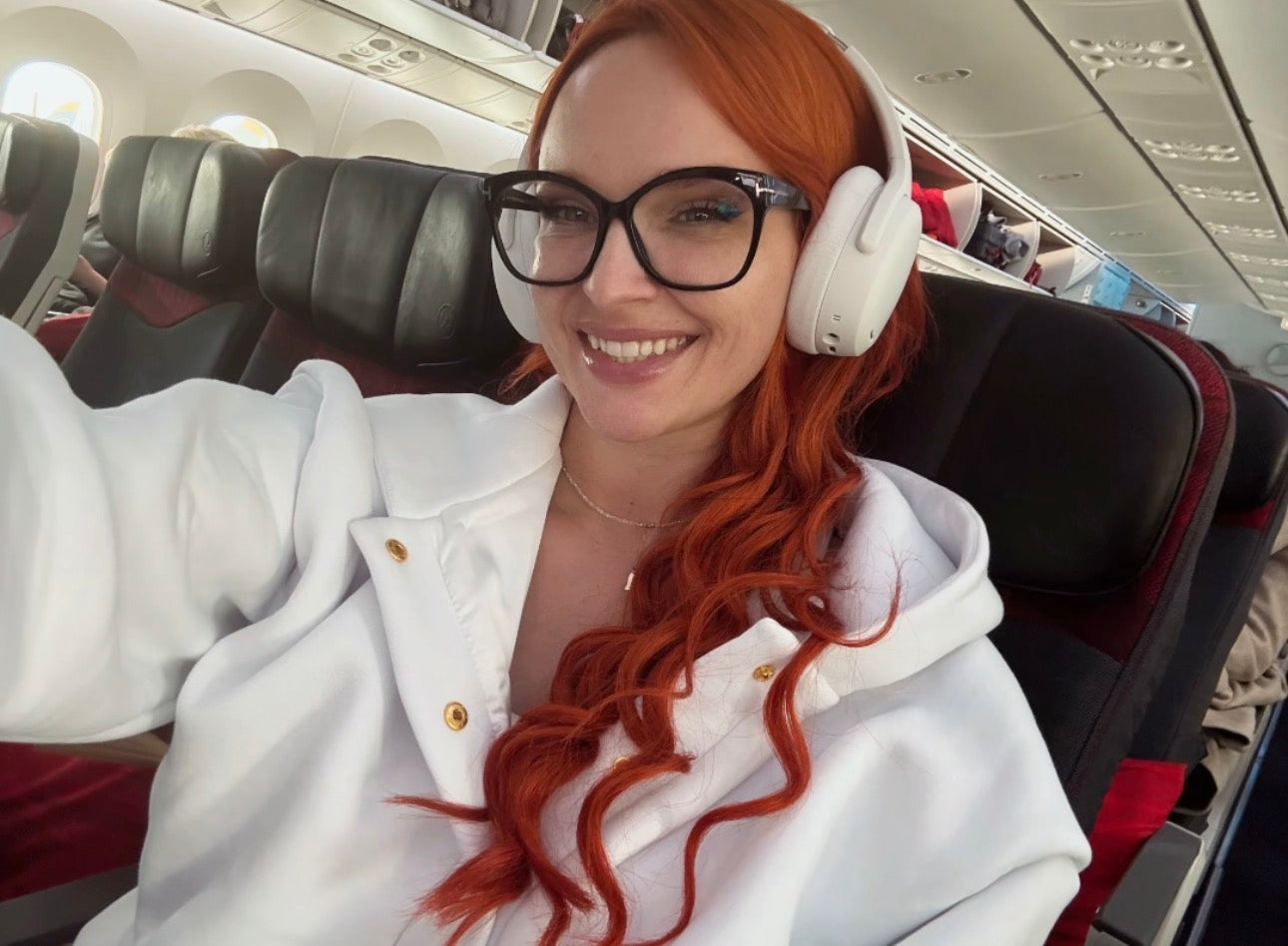 Hanorac " Blush Snap " cu capse și Satin pe interior ALB