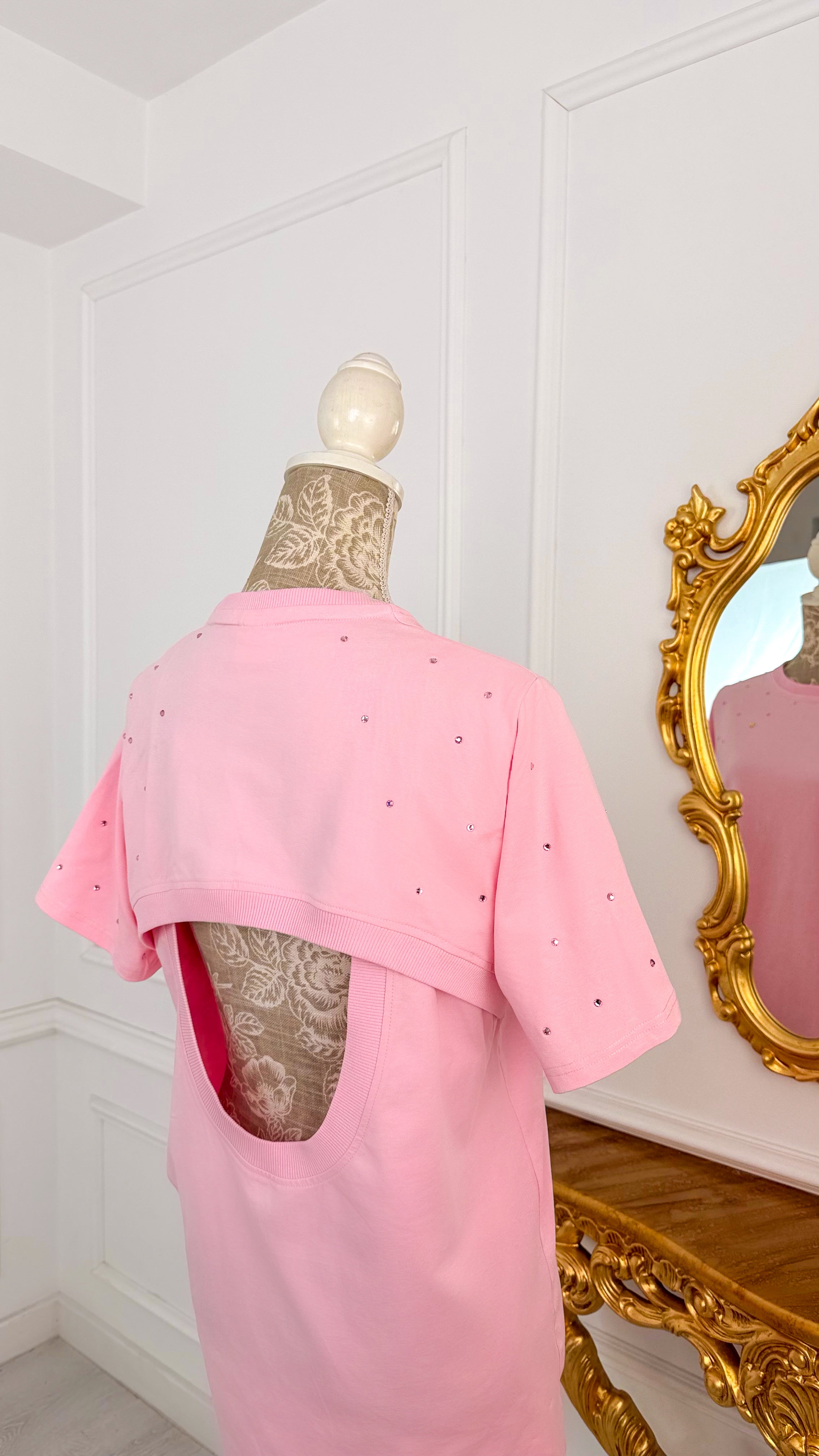 Tricou cu CRISTALE spatele Gol - STANDARD CUT  - BABY PINK