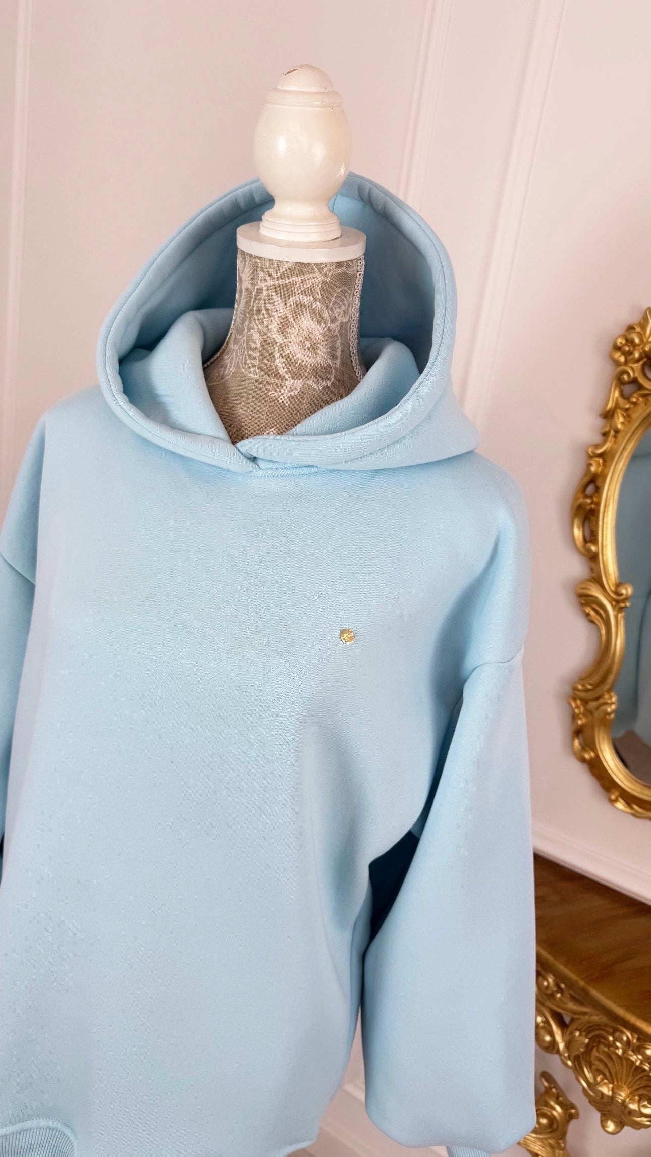 **SET 3 Piezas Sudadera "Blush" Espalda Abierta + Pantalones Acampanados + Top - BABY BLUE**