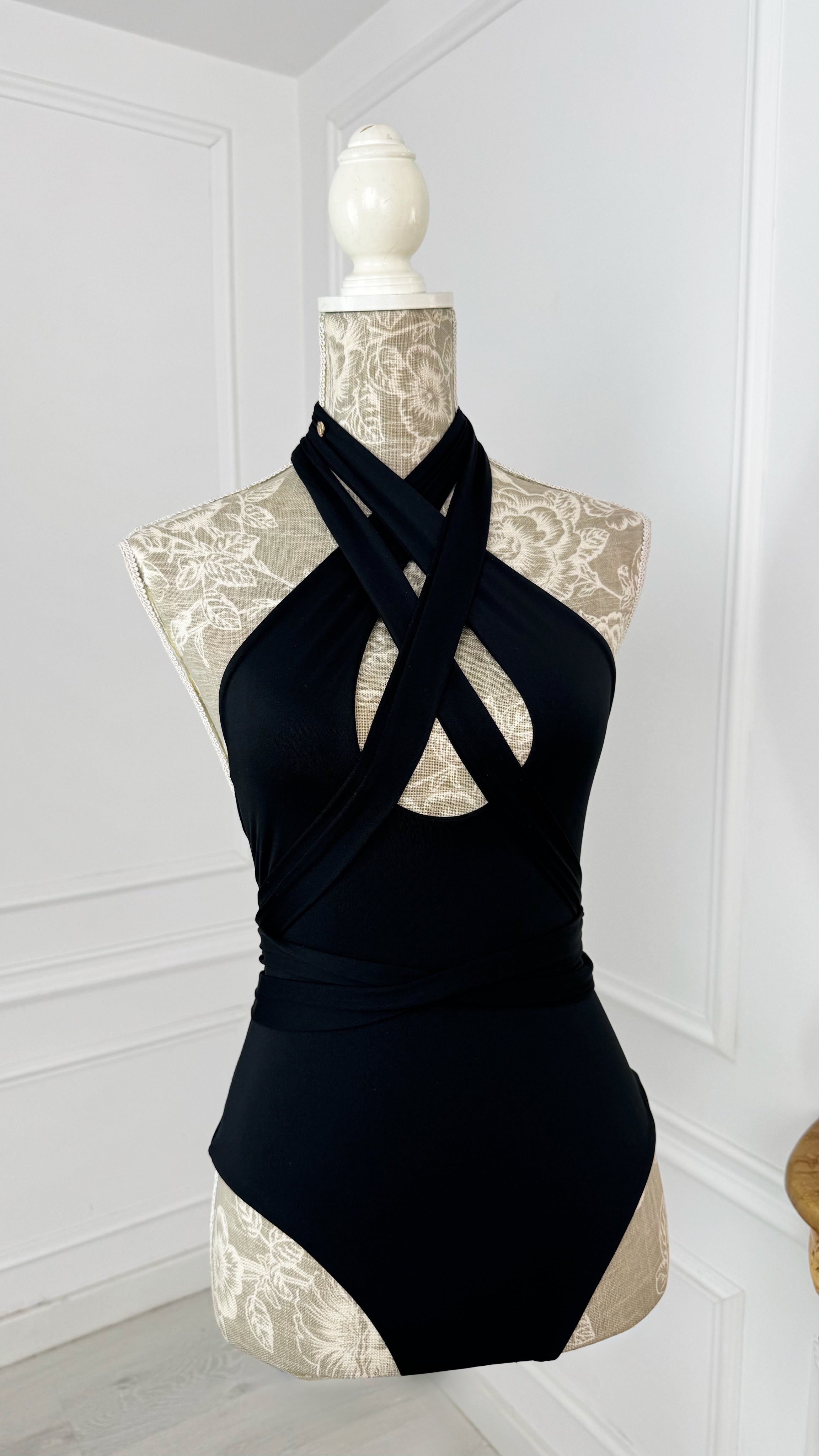 Costum de baie/Body întreg "Latifa" Brazilian Cut - Negru