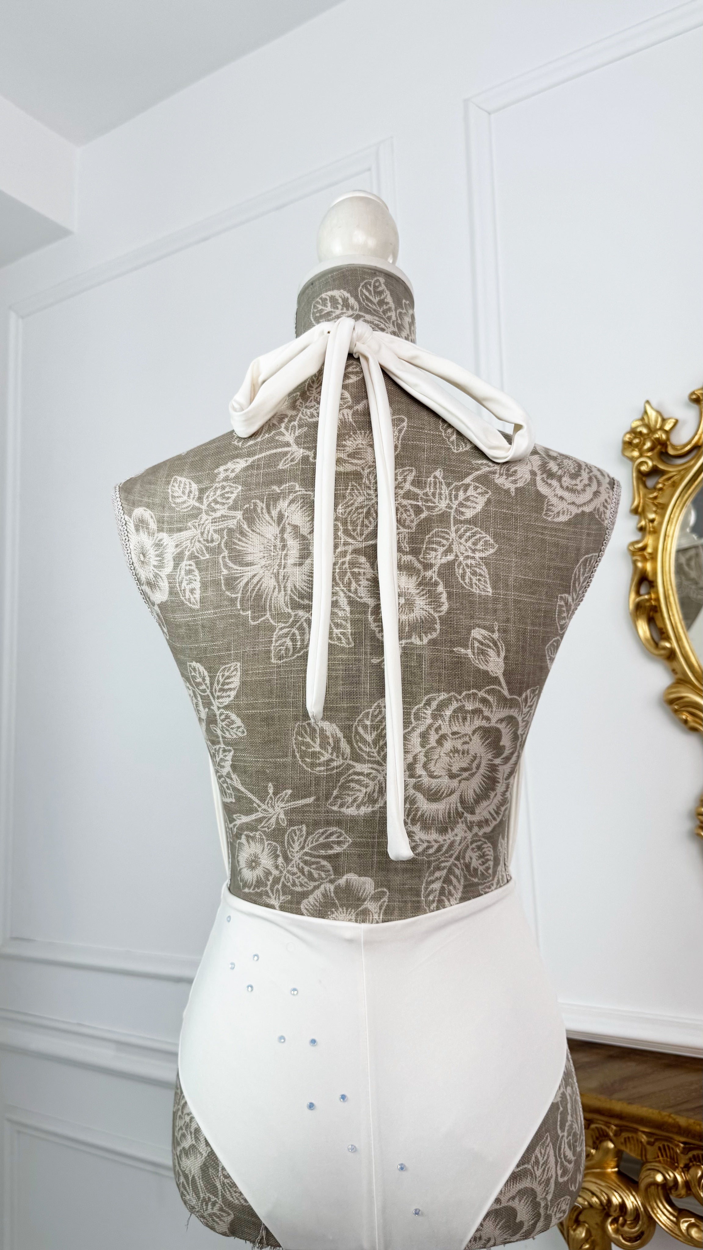Costum de baie/Body CRISTALE întreg "Gaia" MILK