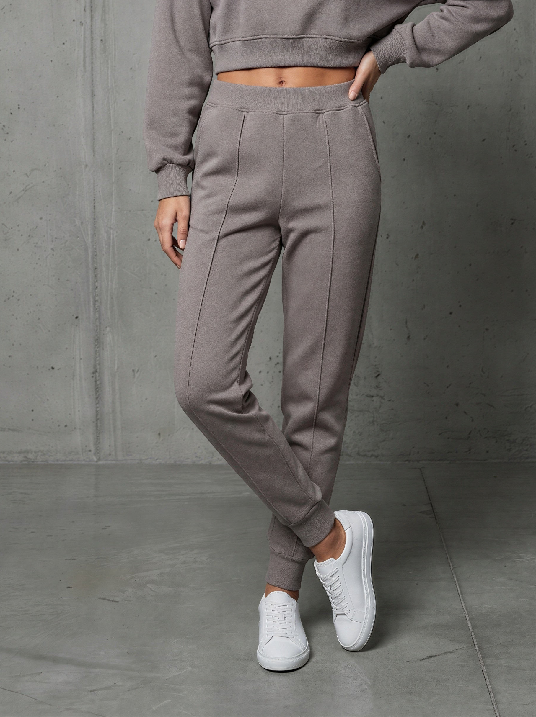 Pantaloni  "Blush" tip PANĂ - Mocha Mousse
