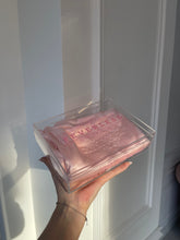 Încarcă imaginea în vizualizatorul Galerie, SET 2 x Fețe de pernă brodate FeverLess din Mătase Naturală Mulberry cu fermoar Roz Deschis
