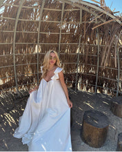Load image into Gallery viewer, Cardigan &quot;Goddess&quot; WHITE
