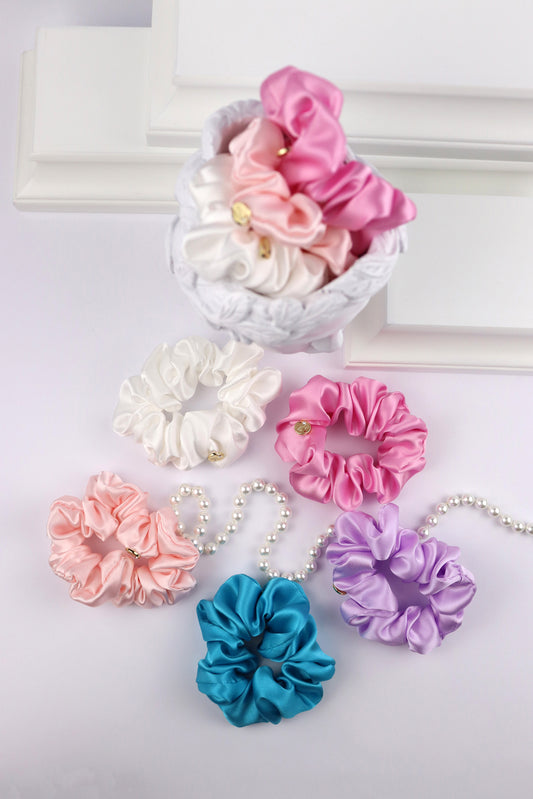 5 Mulberry Natural Silk Medium Scrunchies
(add a note at the order with the desired colours)