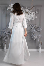 Load image into Gallery viewer, Set Satin Wave Long Robe + Open-Back White Dress Set