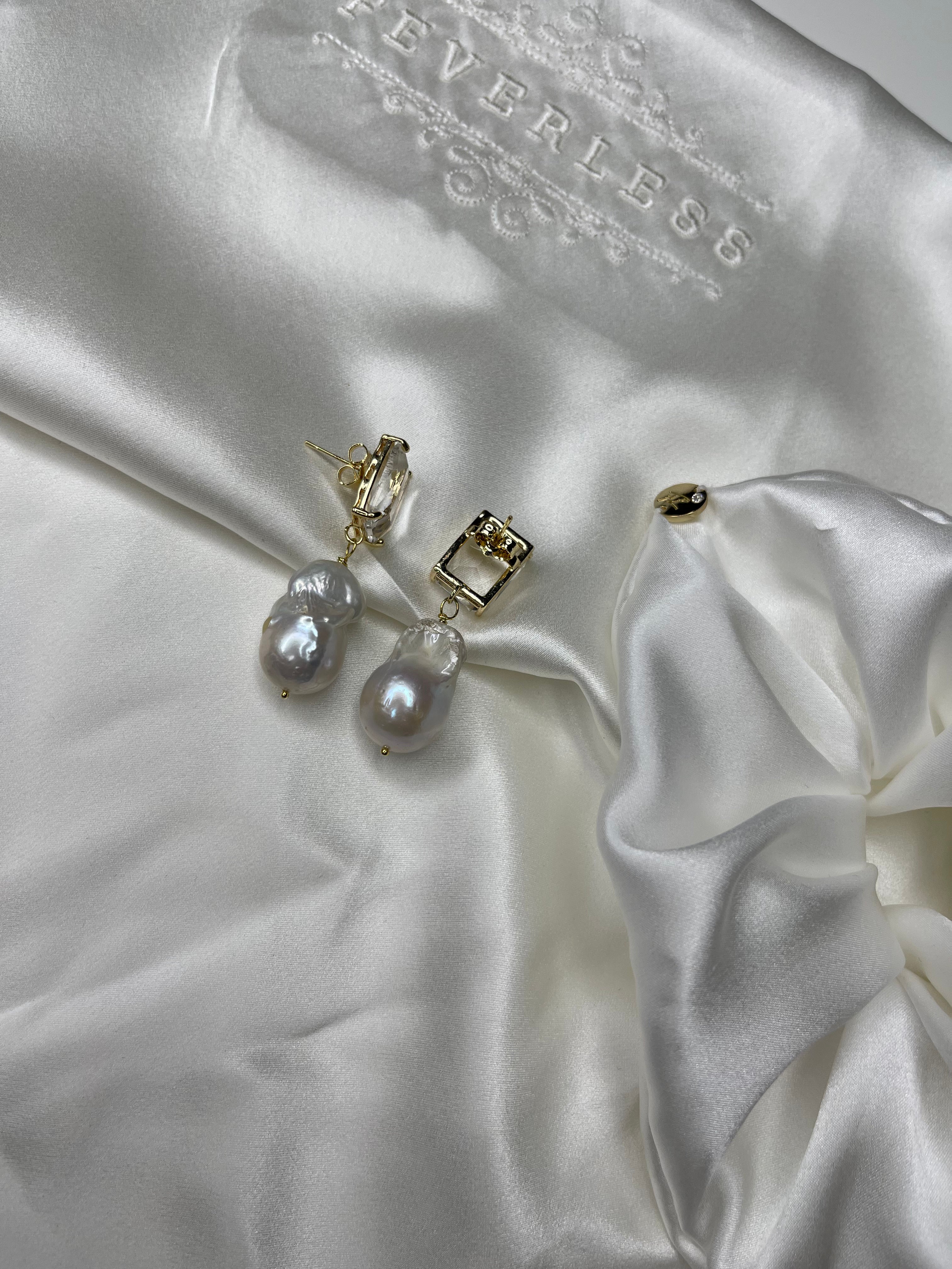 Pendientes de perlas naturales Baroque by Shirley Navone