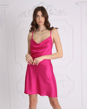 Load image into Gallery viewer, Set Satin Wave - Long Robe + Backless Dress Fuchsia