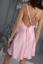 Load image into Gallery viewer, Set Satin Wave Long Robe + Backless Dress Baby Pink