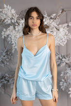 Cargar imagen en el visor de la galería, Conjunto Satin Wave - Top + Short Azul Bebé
