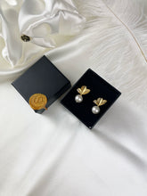 Load image into Gallery viewer,  Leaf Pearls Earrings by Shirley Navone with Pearls.